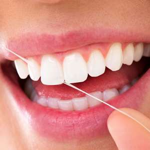 رعایت بهداشت دهان و دندان برای جلو گیری از علائم عفونت ایمپلنت دندان