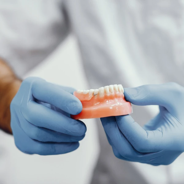 روش نگهداری دندان مصنوعی خارج از دهان