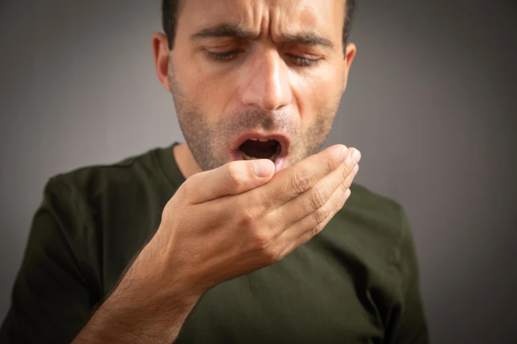 علل ایجاد بوی بد دهان بعد از کشیدن دندان عقل
