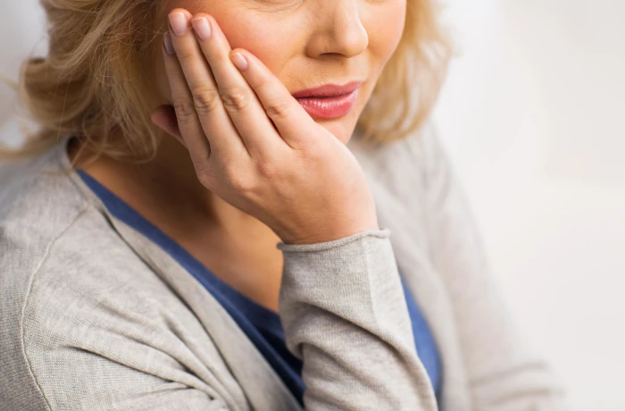 نشانه‌های مهم عفونت دندان عقل و غدد لنفاوی